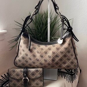 VINTAGE Y2K Dooney & Bourke Hobo DB Canvas Bag with Wallet